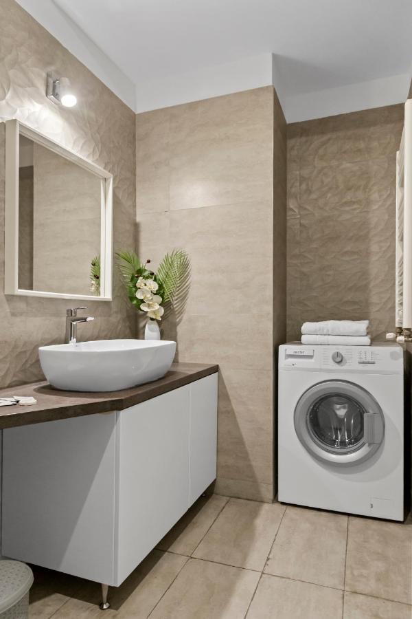 Aquarius: Upscale Flat In The Heart Of Bucharest! Apartman Kültér fotó